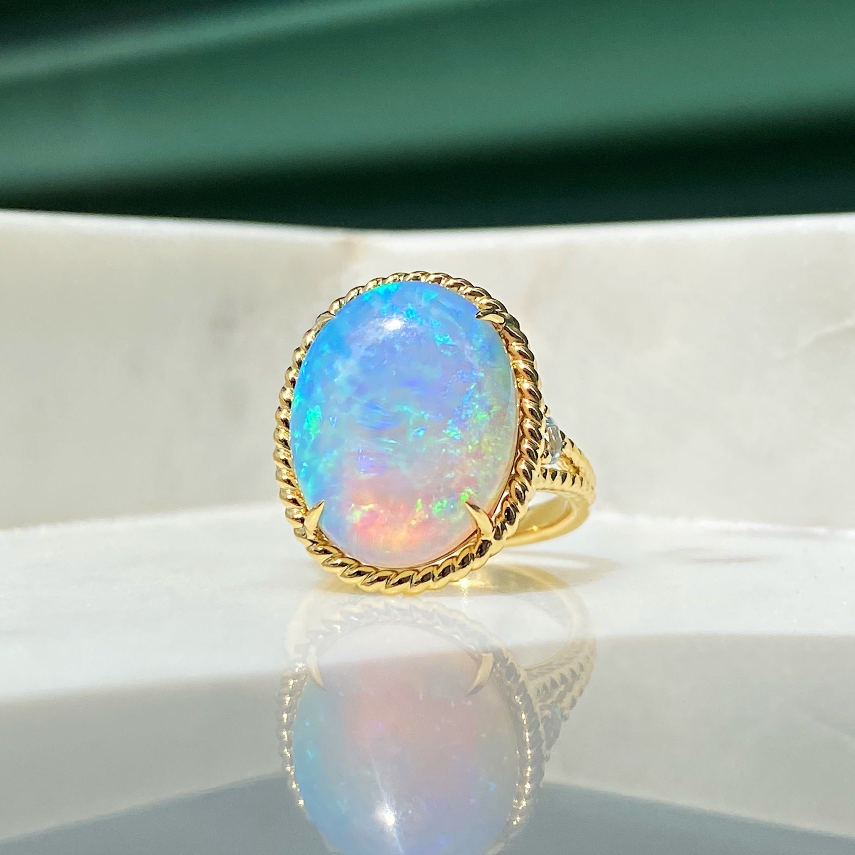 Galaxie Opal Ring