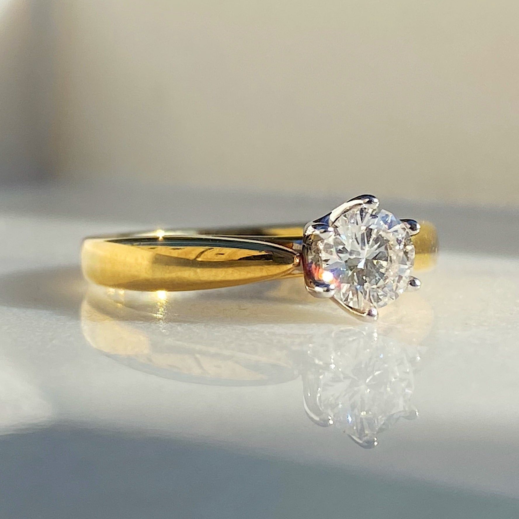 Aria Diamond Yellowgold Ring
