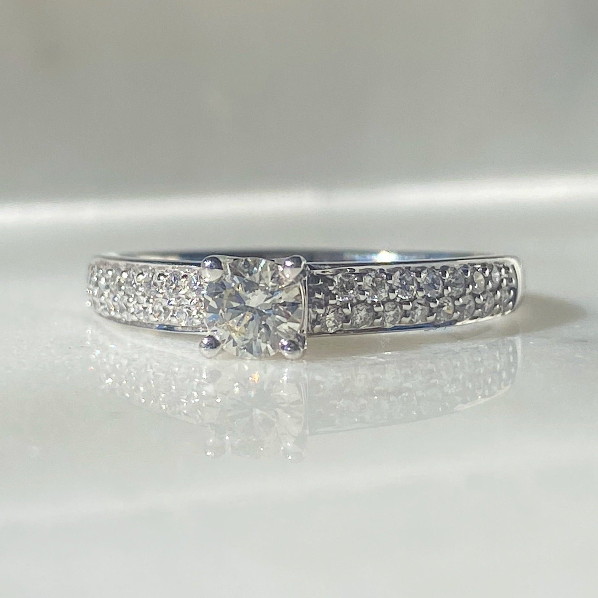 Carrie Diamond Ring