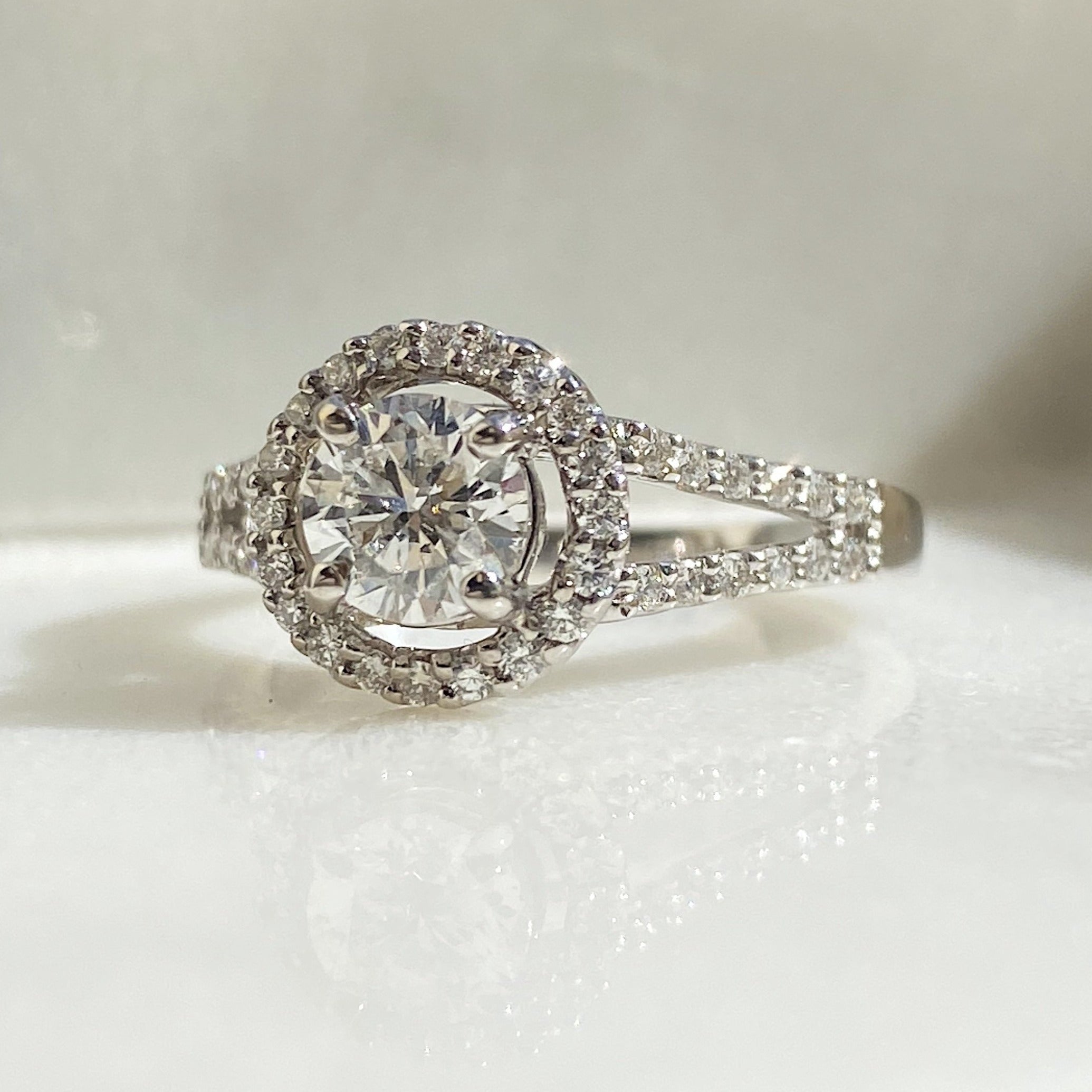 Round Cut Diamond Ring 0.73ct G/SI GIA