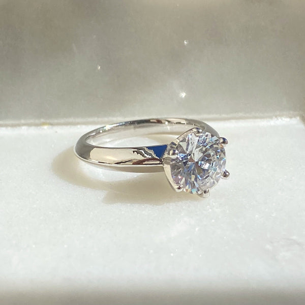 Amara Diamond Ring