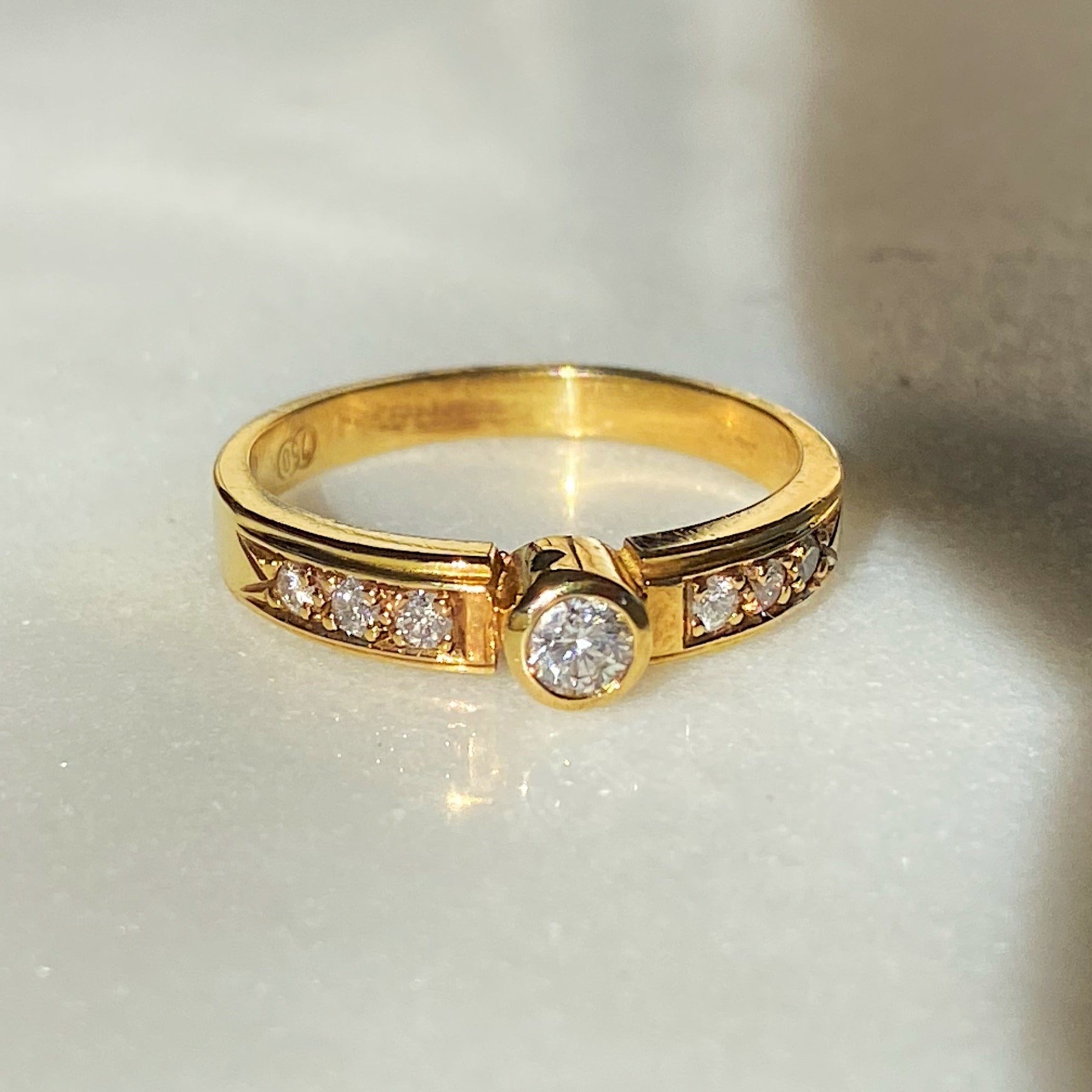 Mona Diamond Ring