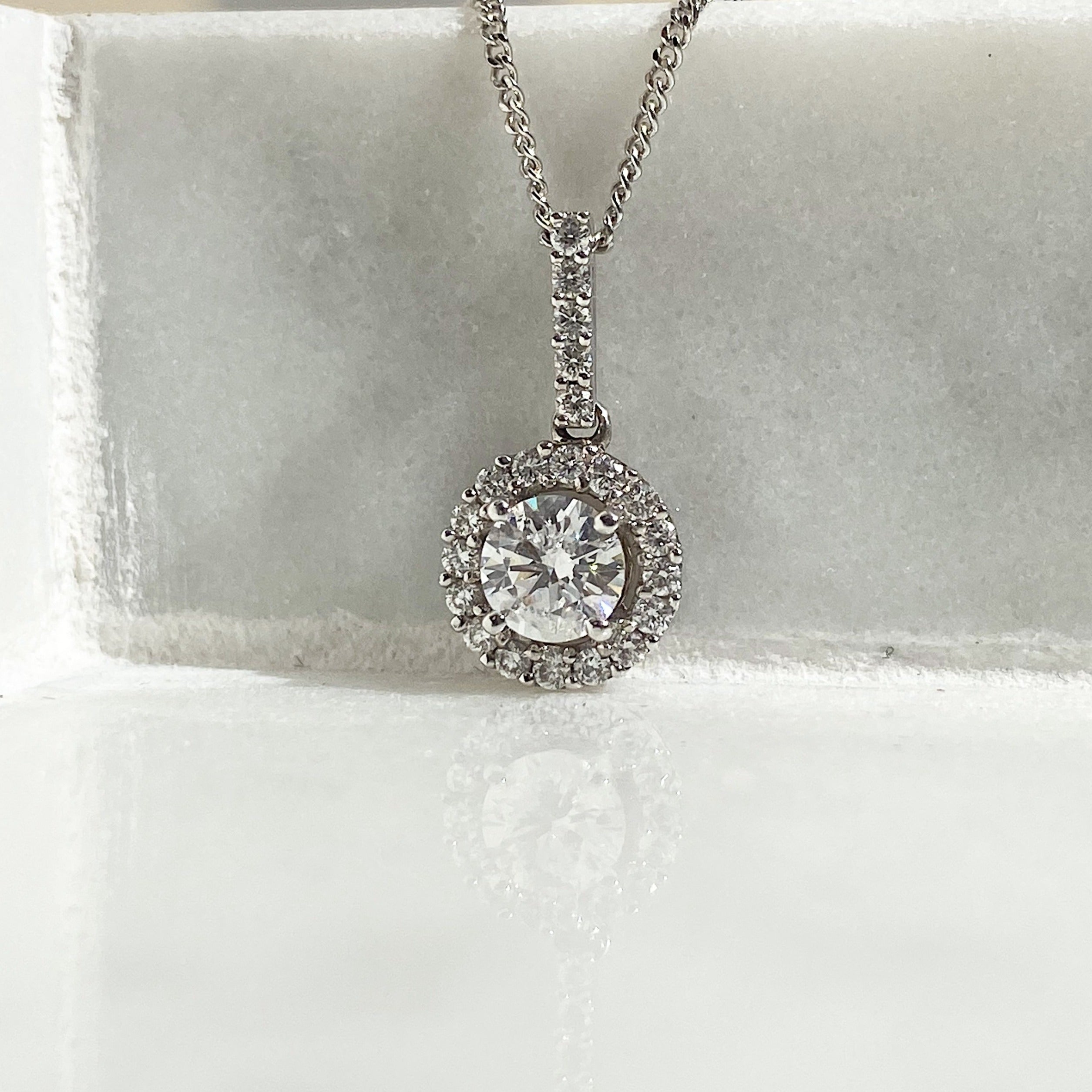 Khloé Diamond Pendant