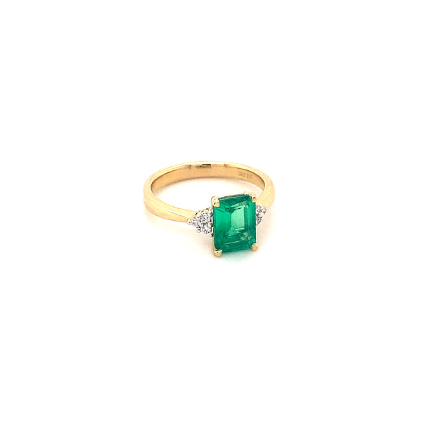 Emerald Ava Ring