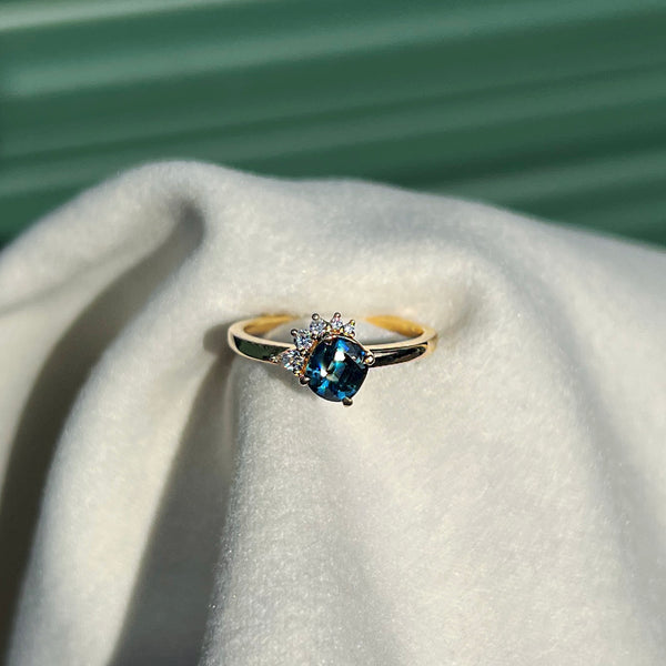 Laura Sapphire Ring